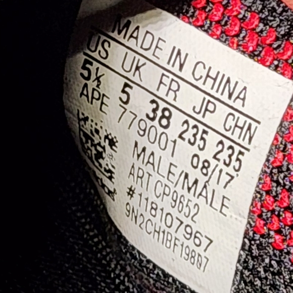 Yeezy 350 boost vs bred - Picture 5 of 5
